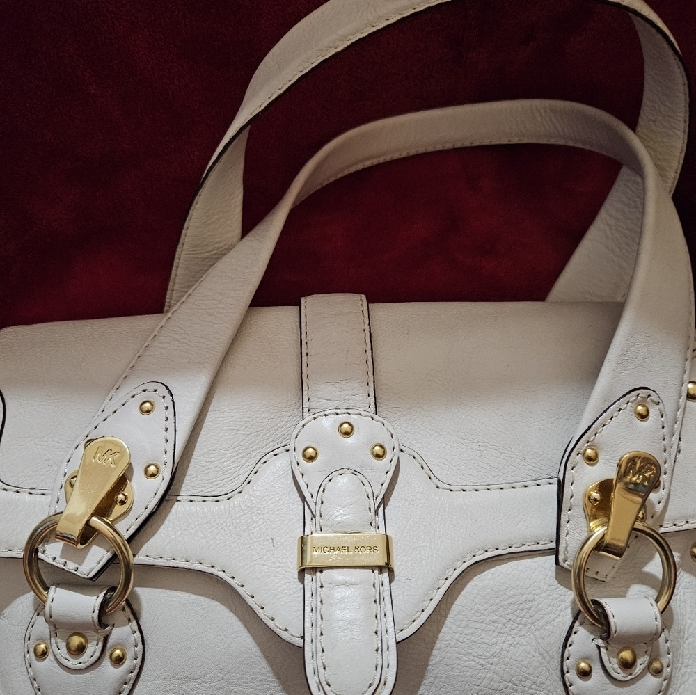 Michael Kors White Berkley Shoulder Bag - Picture 4 of 16